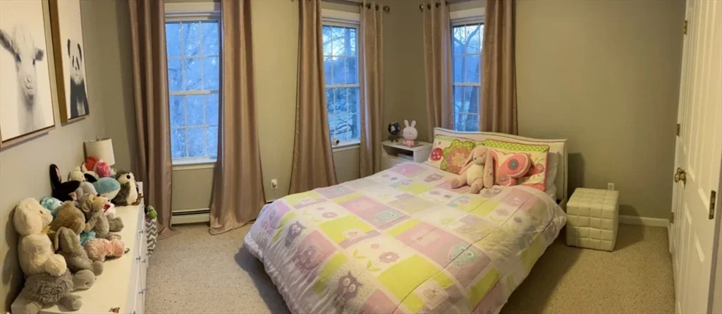 21 Shubert Rd, East Weymouth