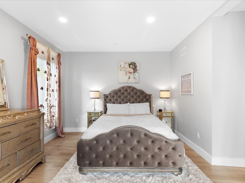 610 Rutherford Ave, Charlestown