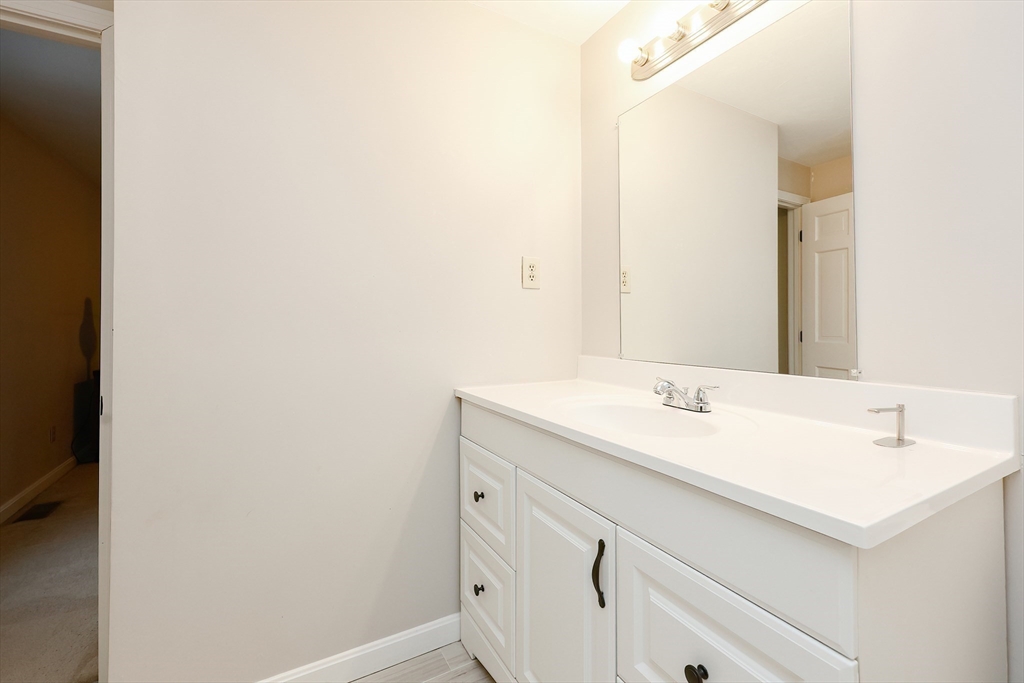 291 Central St, Framingham