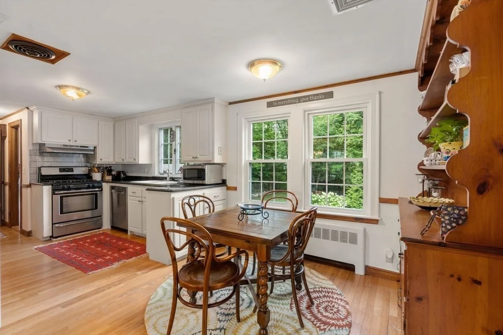 11 Nantucket Rd, Wellesley