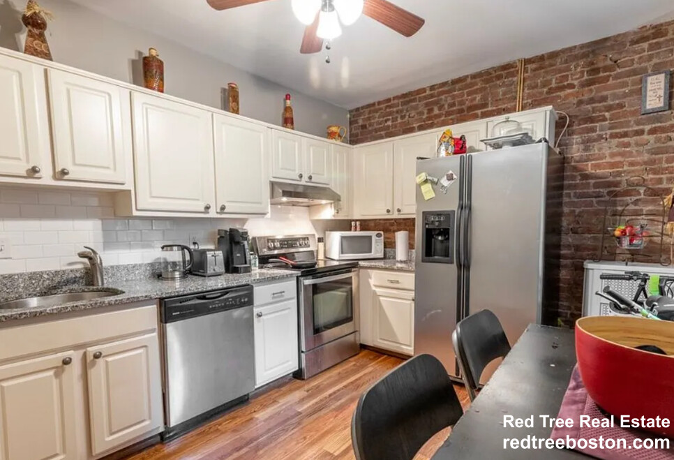 1404 Commonwealth Ave, Brighton