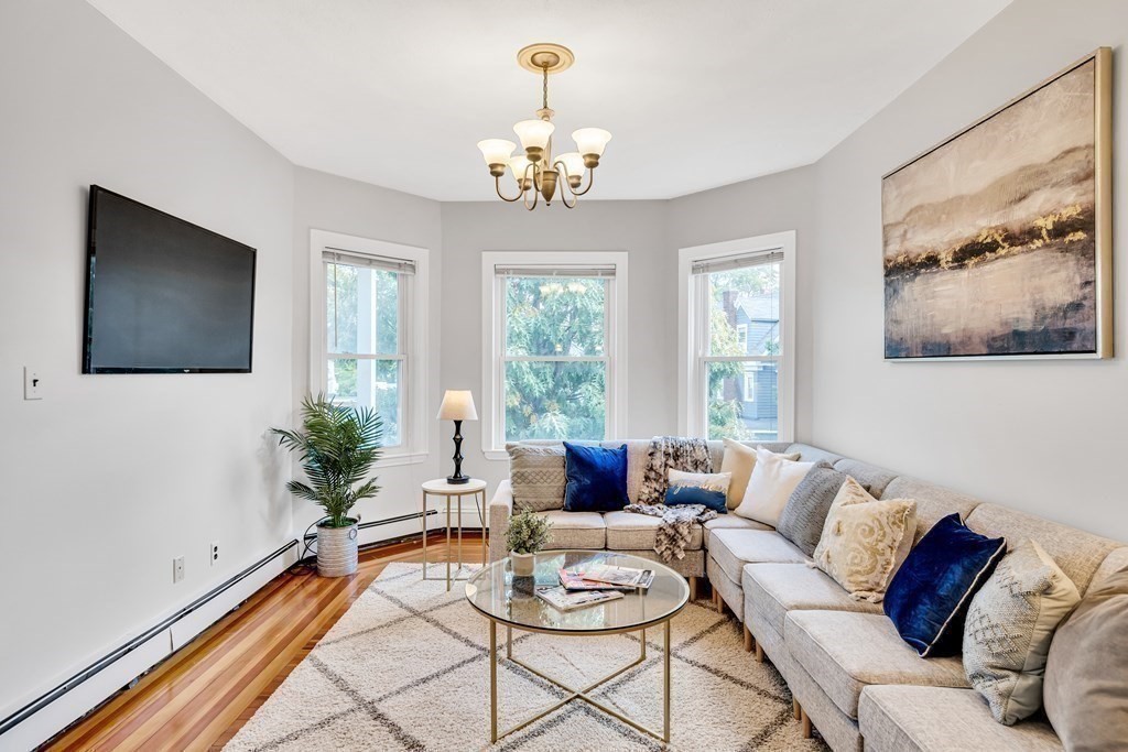 558 Washington St, Brighton