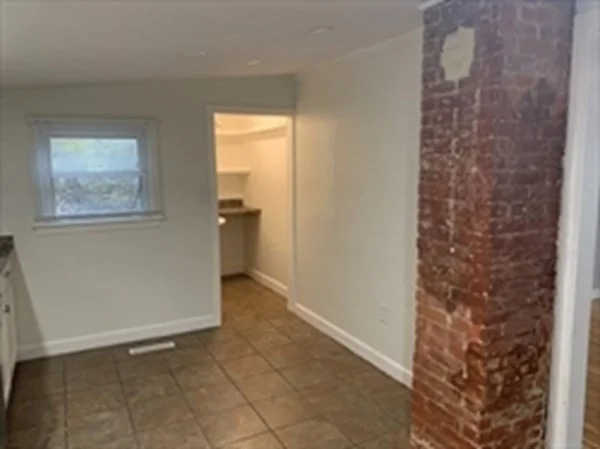 28 Paomet Rd, Weymouth