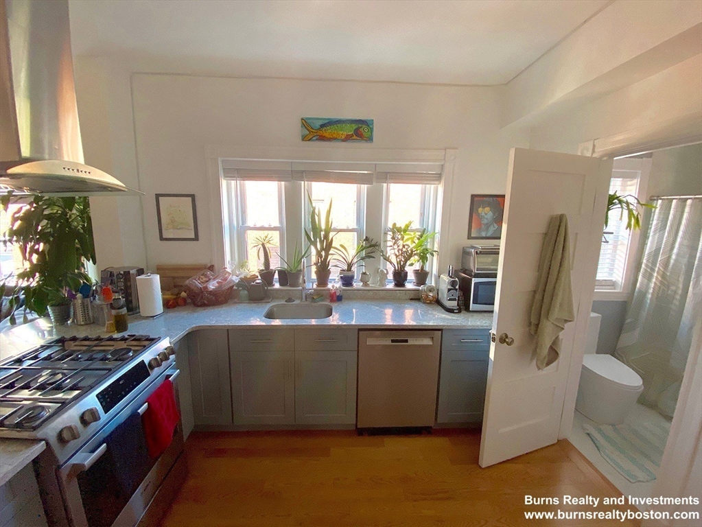 8 Cherry St, Spring Hill