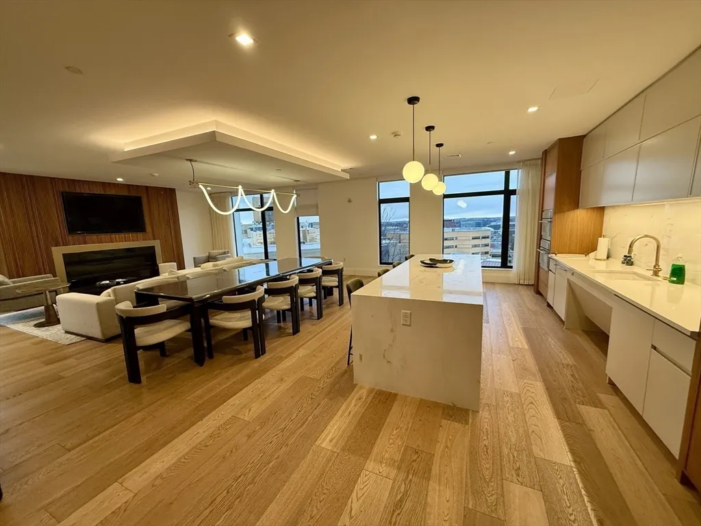 191 Washington St, Brighton