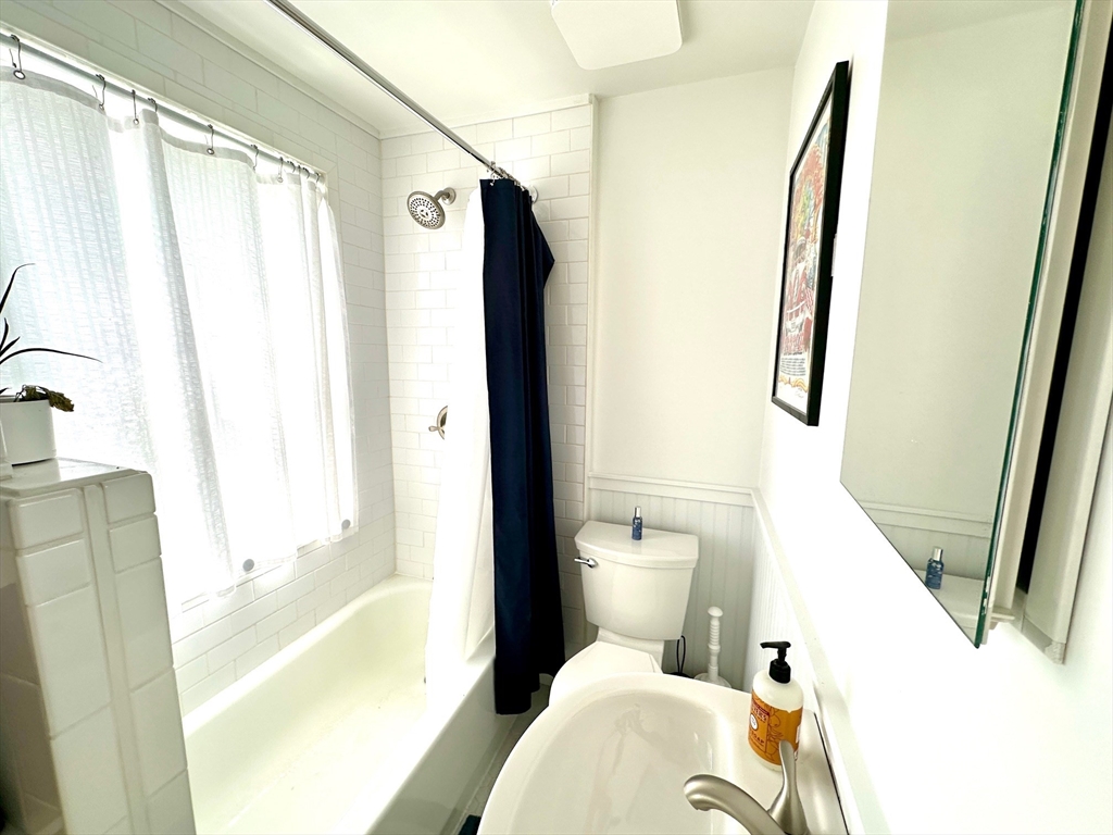 127 Charles St, Beacon Hill