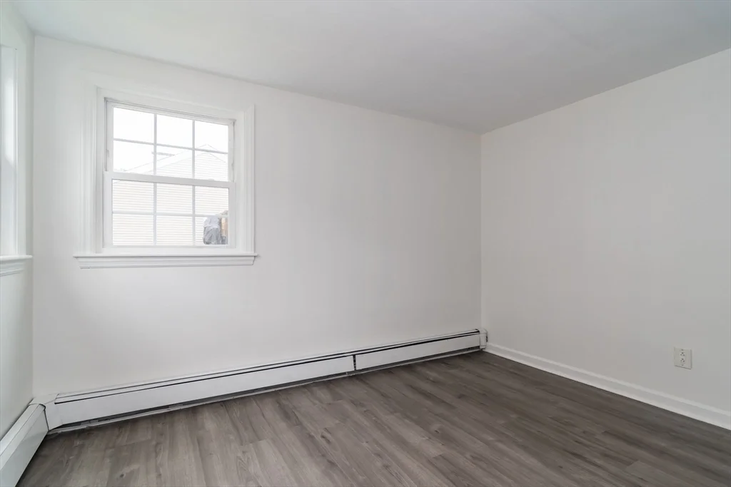 22 Wethersfield Rd, Natick