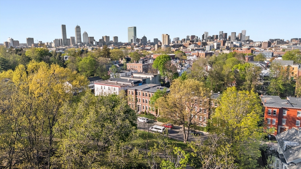 86 Winthrop St, Roxbury