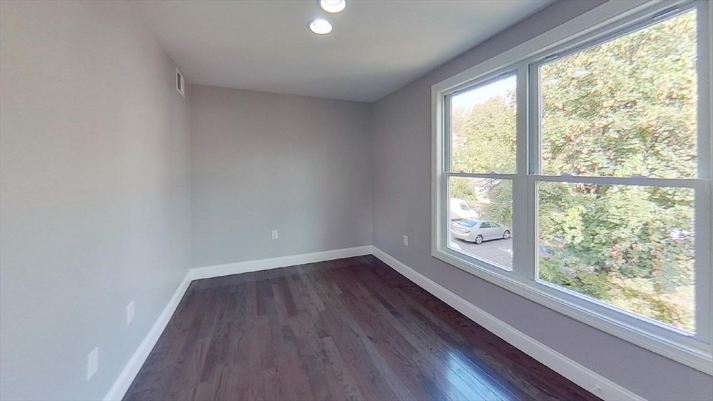 15 Leedsville, Dorchester