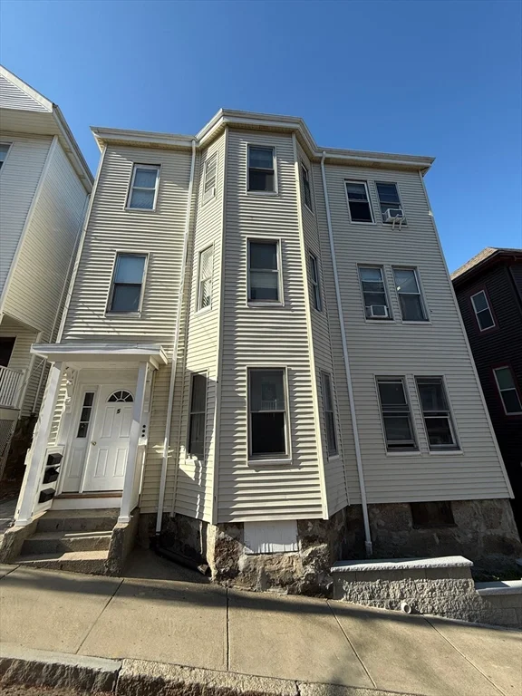 5 Sunset St, Mission Hill