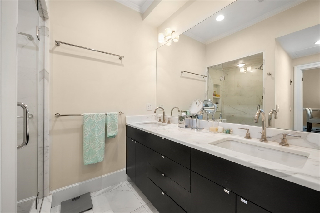 285 Clarendon St, Back Bay