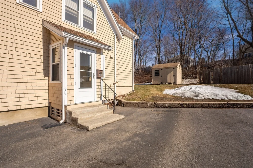 39 Frairy St, Medfield