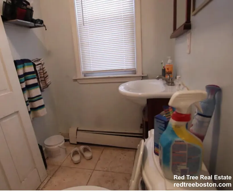 72 Hillside St, Mission Hill