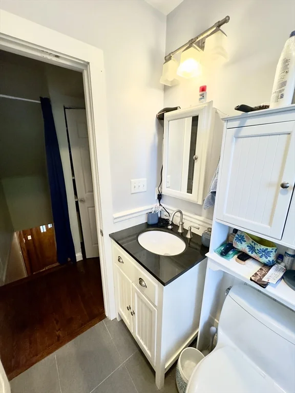 8 Fox Point, Dorchester