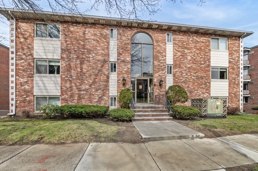 288 Main St, Melrose