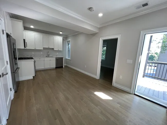 14 Mount Hood Rd, Brighton