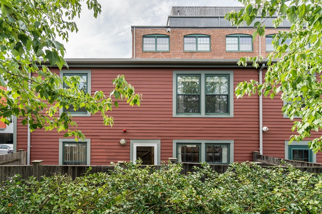 210 Broadway, Everett