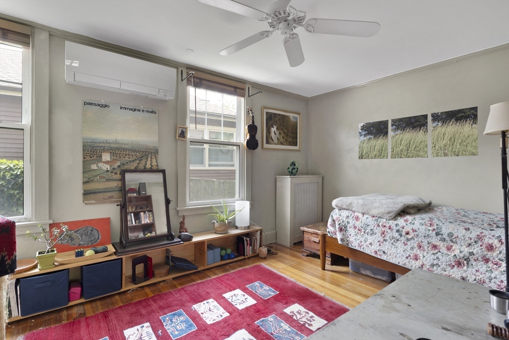 15 Herbert Rd, Quincy