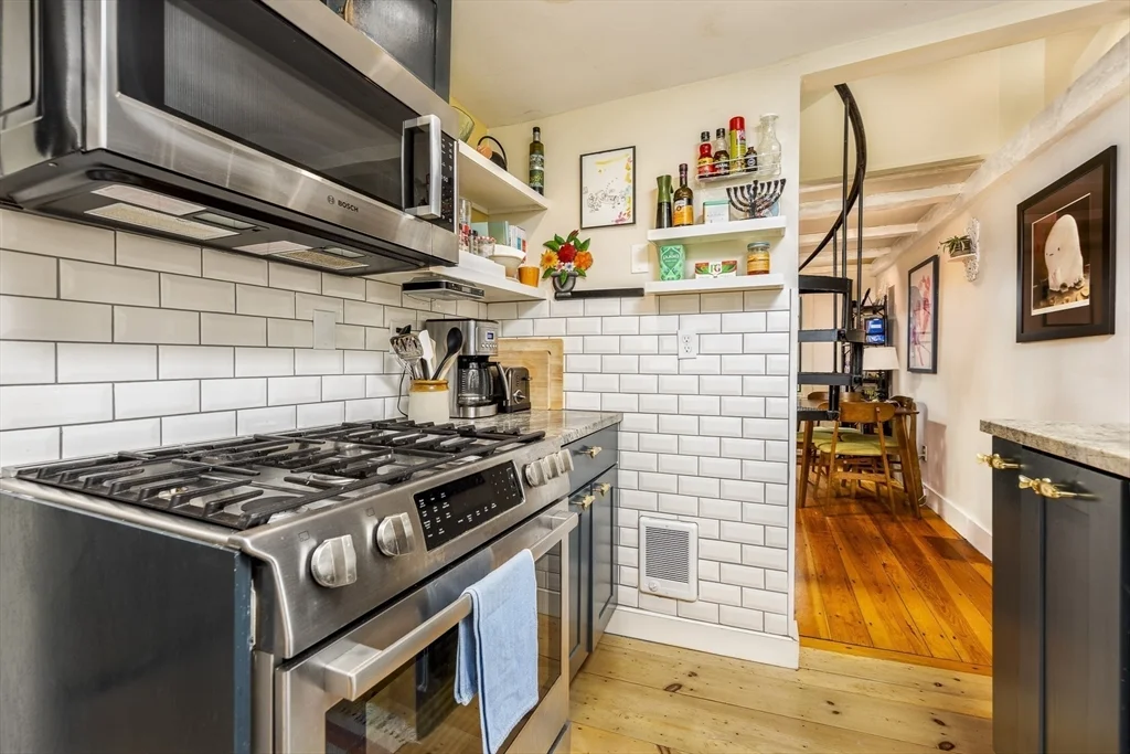 14 Nicholson Hill, Marblehead