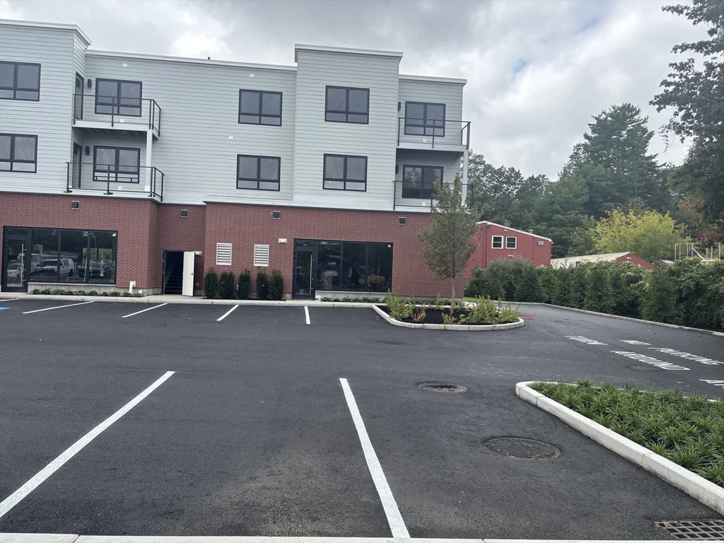 1391 Main St, Walpole