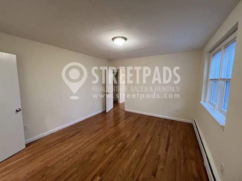 2018 Commonwealth Ave, Brighton