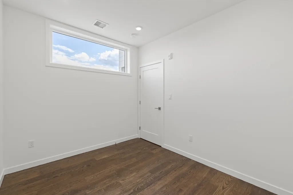 267 Old Colony Ave, South Boston