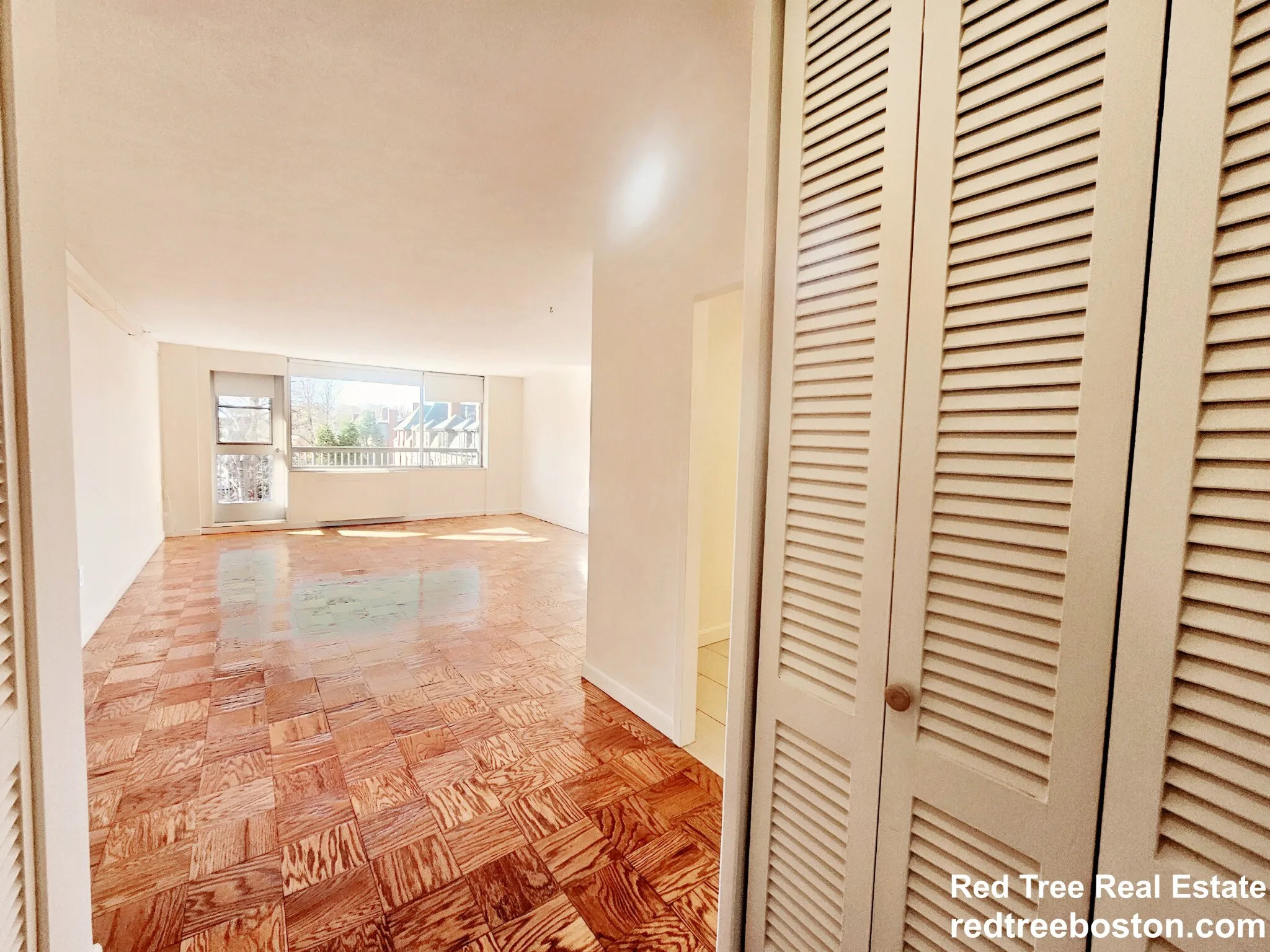 101 Monmouth St, Longwood