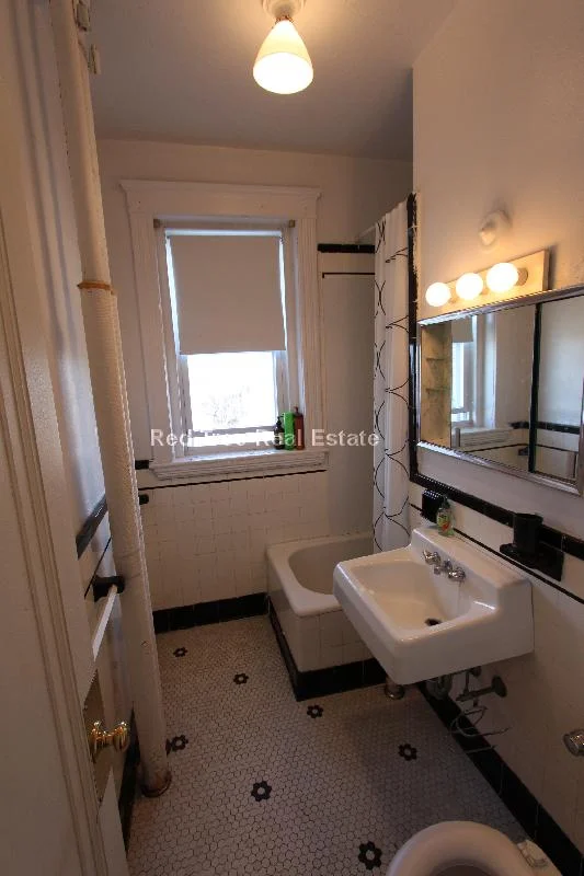 1810 Commonwealth Ave, Brighton