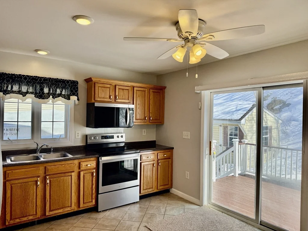 50 Wigwam Hill Dr, Worcester