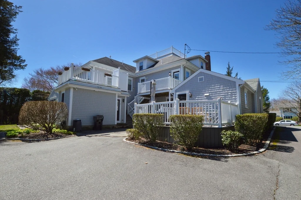 66 Tucker Ln, Dartmouth