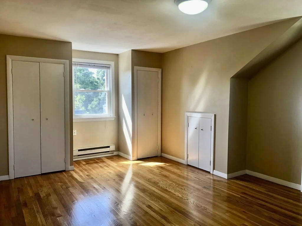 17 Hatfield Rd, West Newton