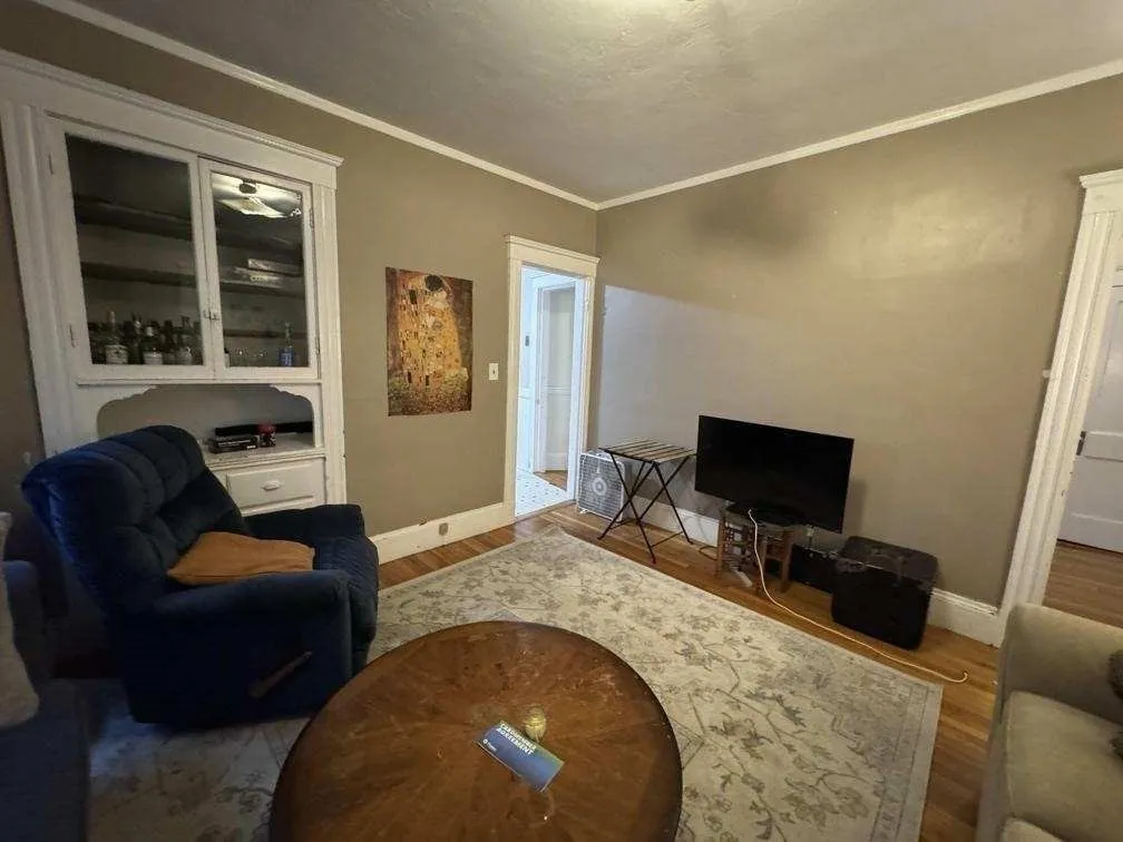 28 Sunset Rd, West Somerville