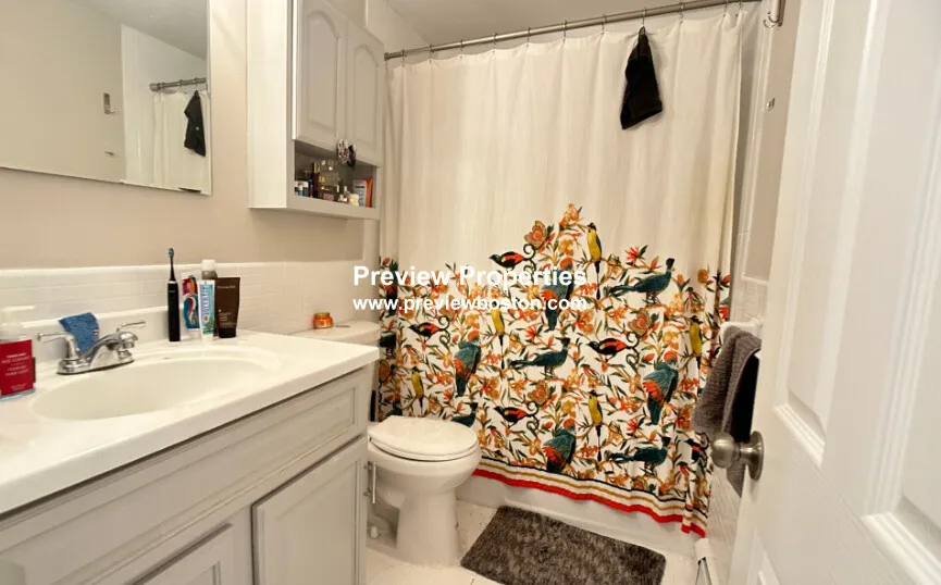 73 Charlesbank Rd, Newton Corner