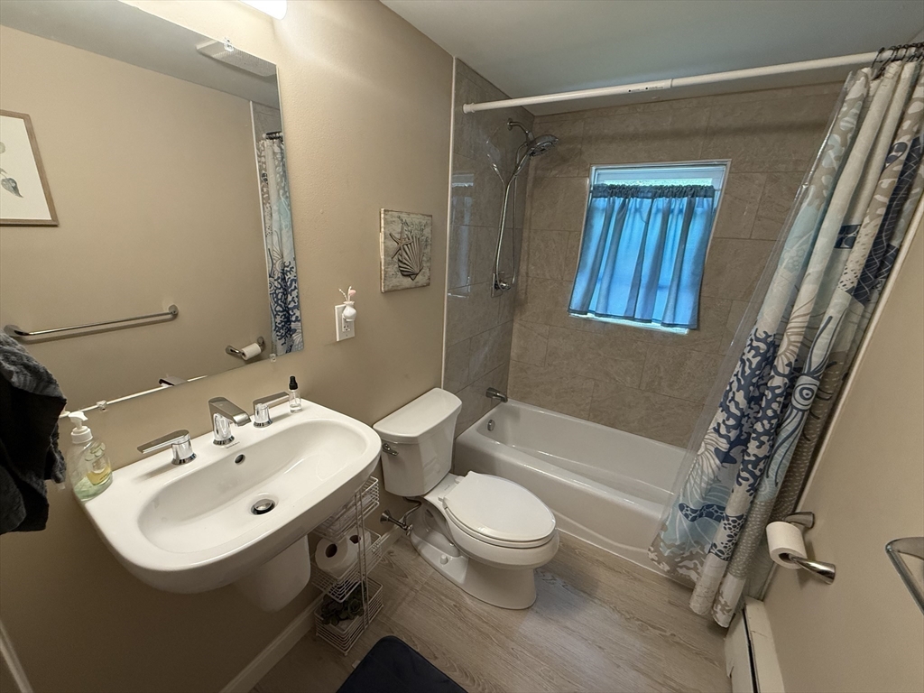 9 Charity Ln, Dedham