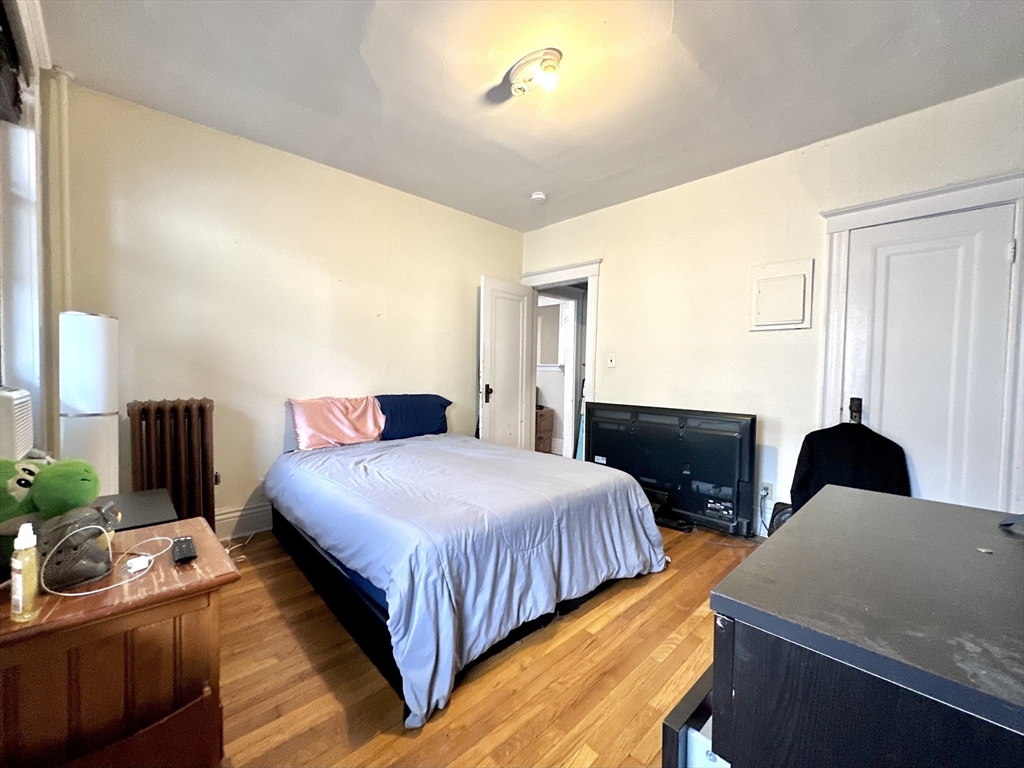 1758 Commonwealth Ave, Brighton