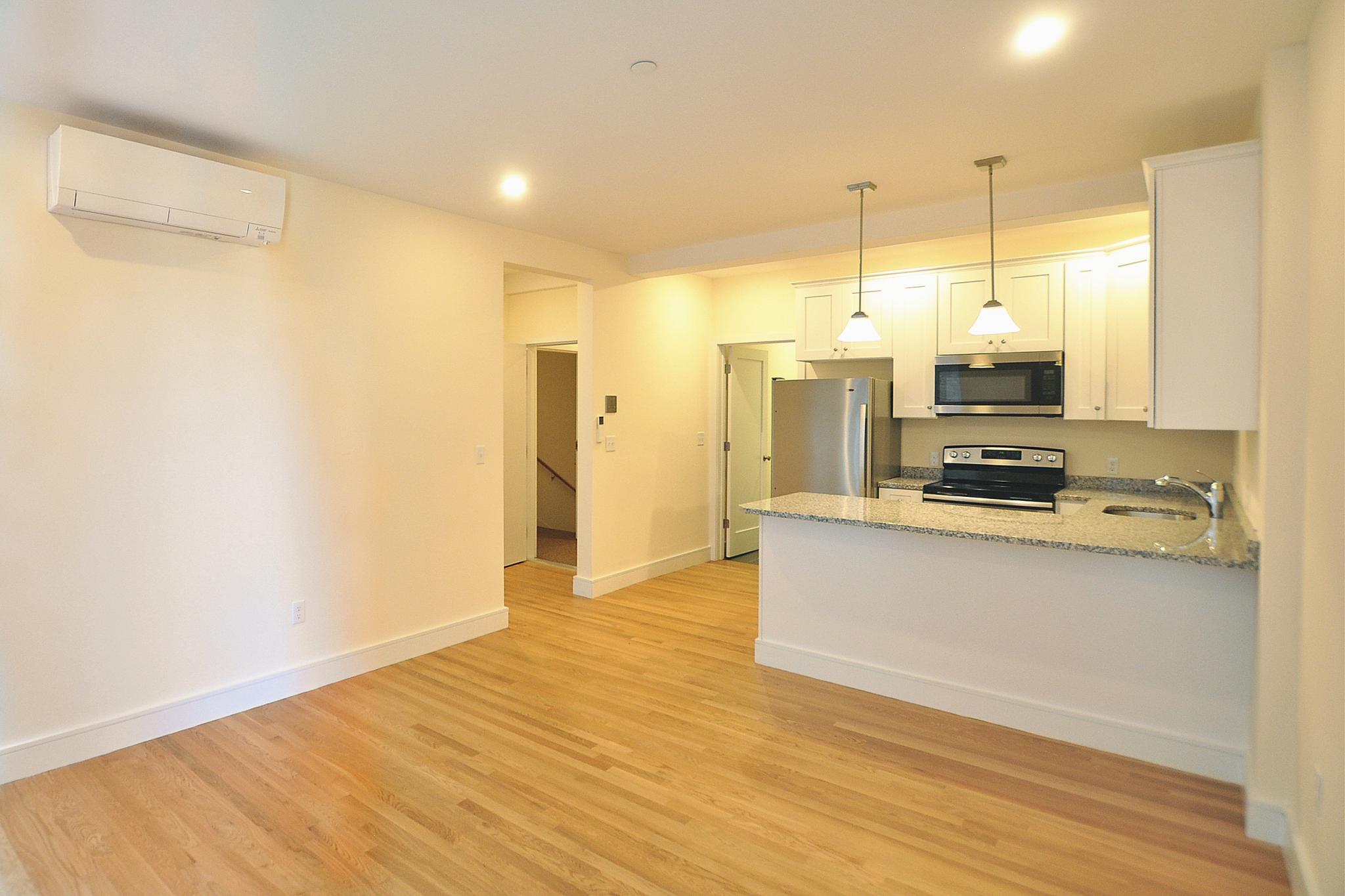 877 Beacon St, Fenway