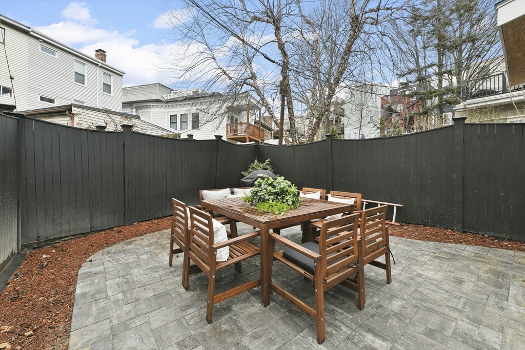 28 Telegraph St, South Boston