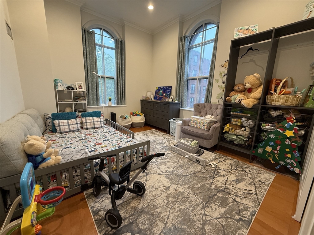 100 Captain's Row, Chelsea