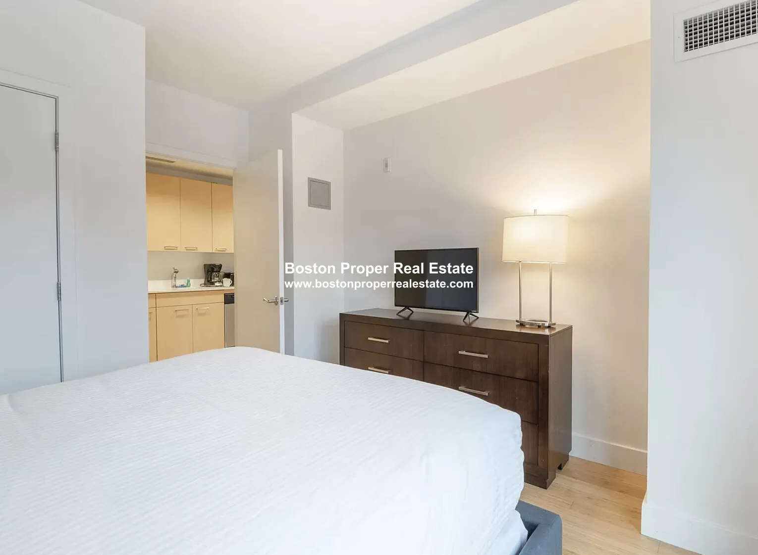 1085 Boylston St, Fenway