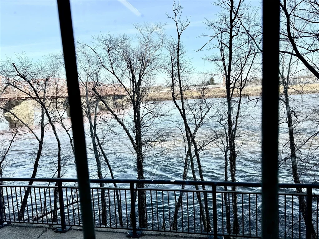 35 Riverwalk Way, Lowell