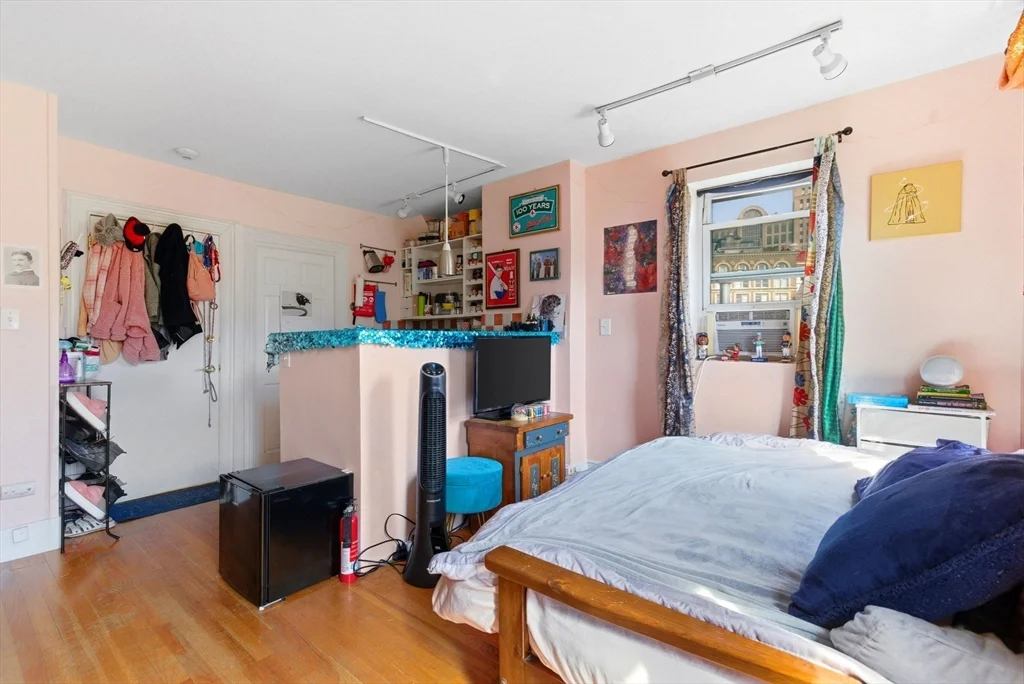 3 Saint Charles St, South End