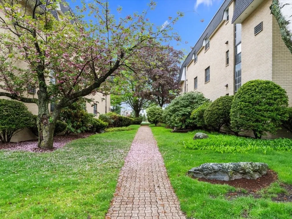 48 Bigelow, Watertown