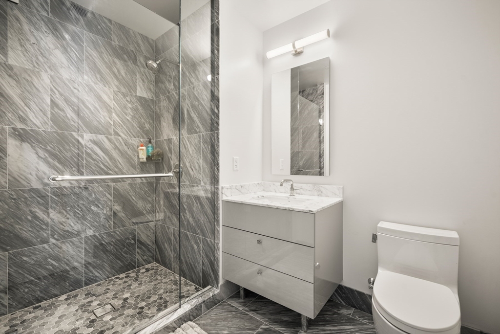 240 Devonshire St, Downtown