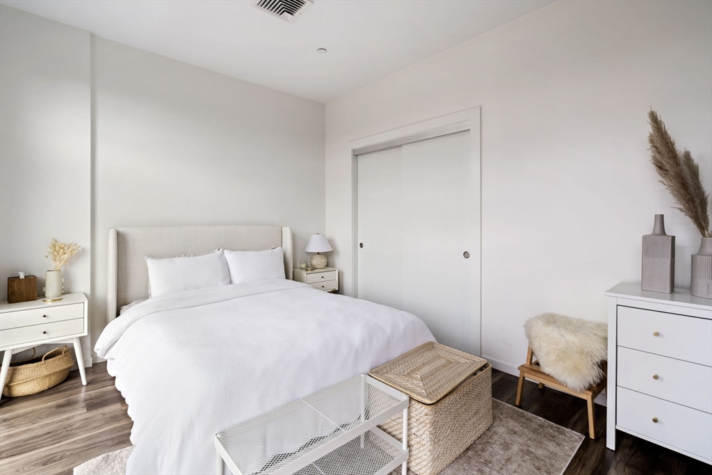 839 Beacon St, Fenway