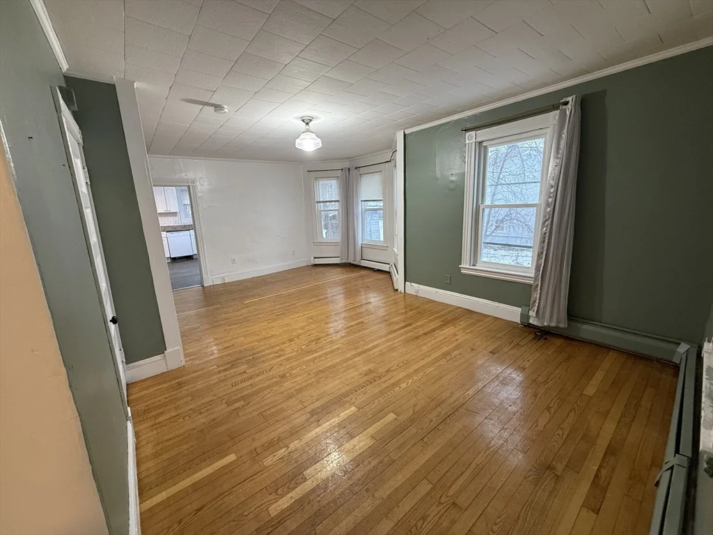 17 Moraine Pl, Brockton