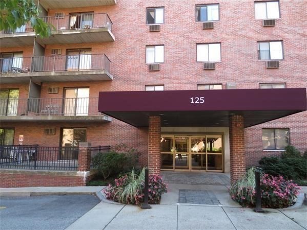 125 Pleasant St, Coolidge Corner