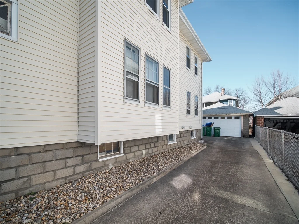 99 Second St, Medford