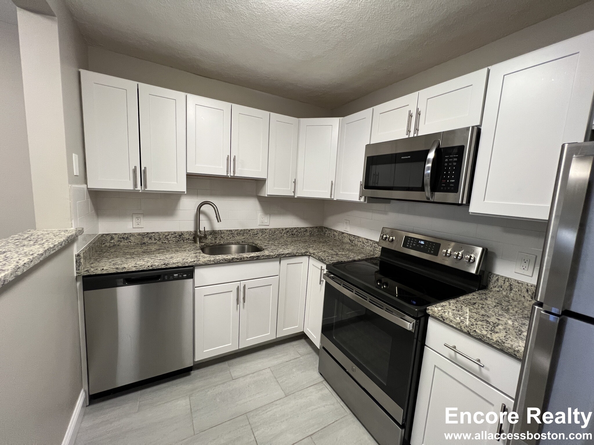 280 Grove St, Auburndale