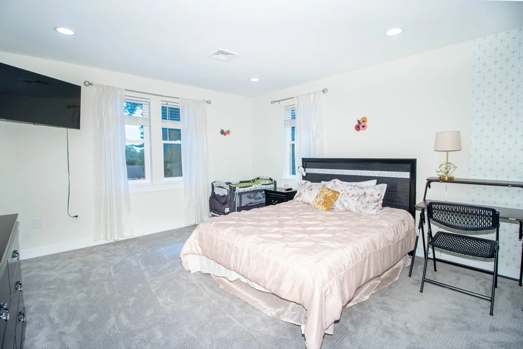 5 Morse Ave, Plainville