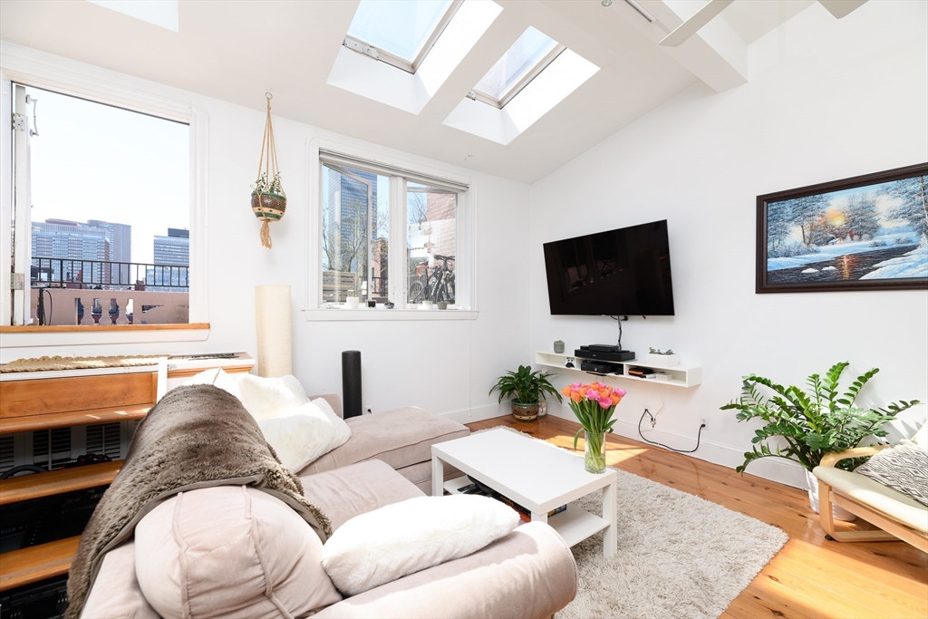 261 Marlborough St, Back Bay